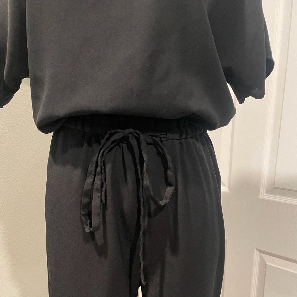Banana Republic Black Jumpsuit Open Back Peek-Boo Shoulders Size 4 Holiday Party - Picture 3 of 6